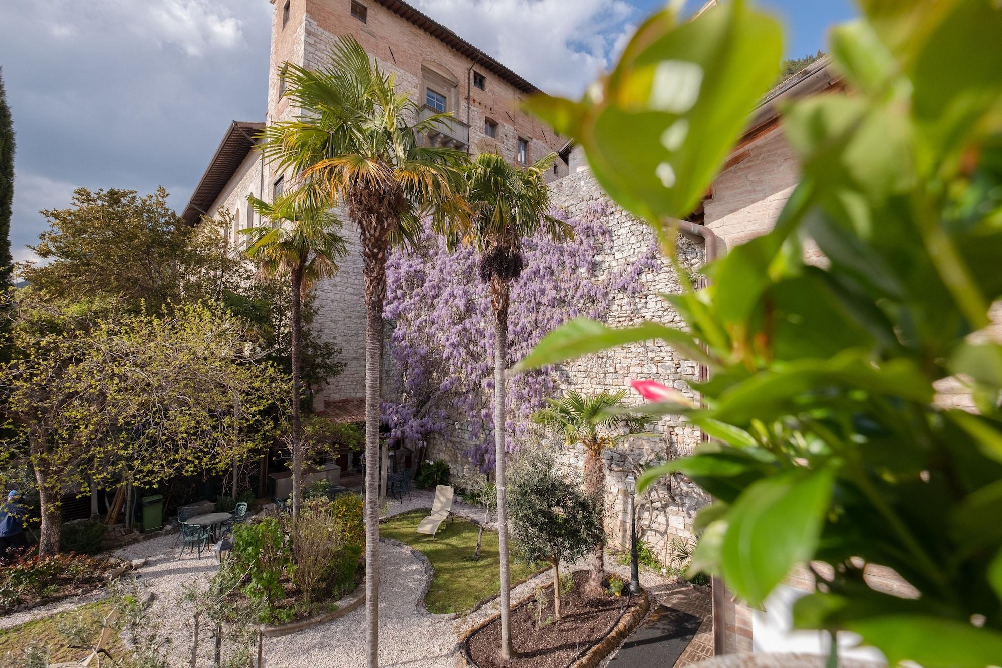 Relais Ducale Hotel Gubbio Exterior photo
